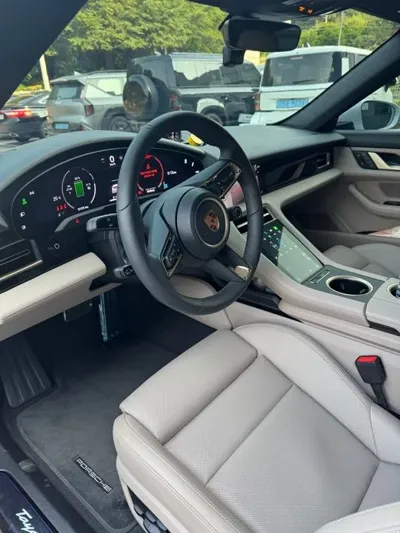 Porsche Taycan