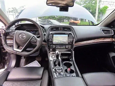 Nissan Maxima