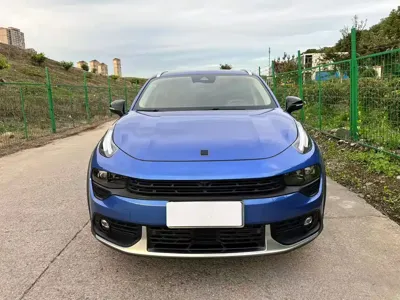 Lynk & Co 02