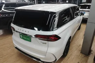 Roewe iMAX8