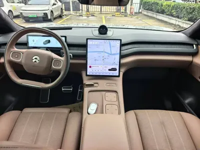 Nio ES8