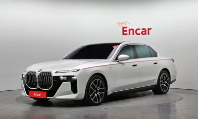 BMW i7