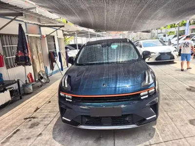 Lynk & Co 06