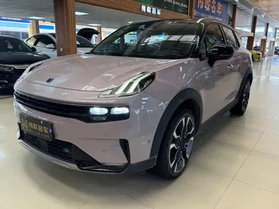 Lynk & Co 06