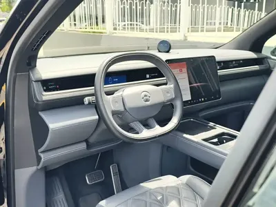 Nio ES8