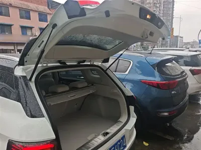 Geely ICON