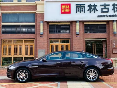 Jaguar XJ