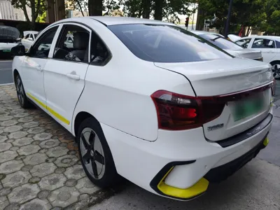 Dongfeng Aeolus E70