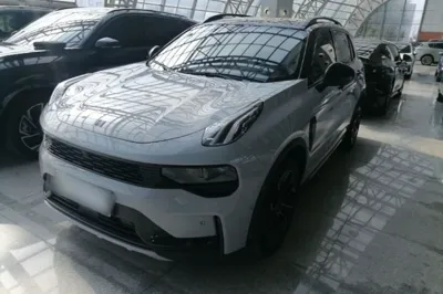 Lynk & Co 01 EM-P