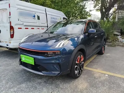 Lynk & Co 06