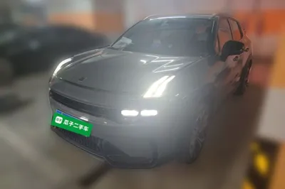 Lynk & Co 06