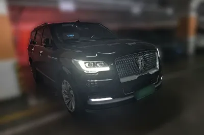 Lincoln Navigator