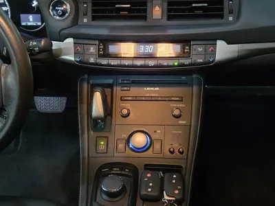 Lexus CT200h