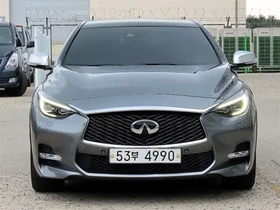 Infiniti Q30