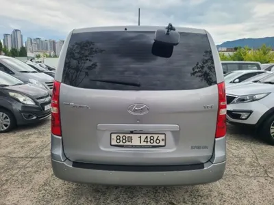 Hyundai Starex