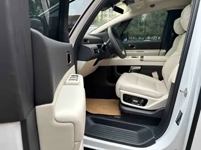 Li Auto Li MEGA