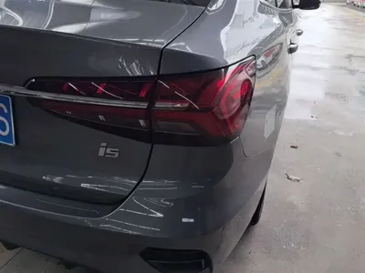 Roewe i5