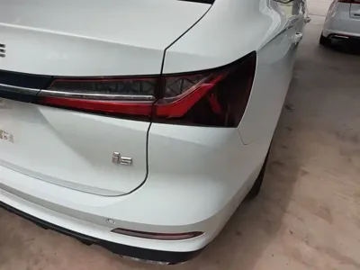 Roewe i5