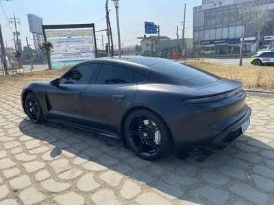 Porsche Taycan