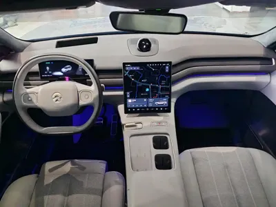 Nio ES8