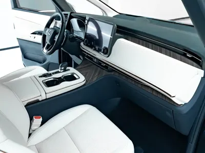 Lexus LM