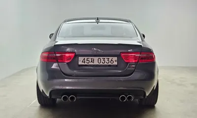 Jaguar XE