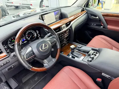 Lexus LX