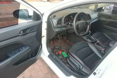 Hyundai Elantra (6th Generation