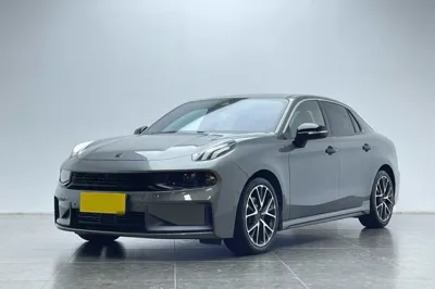 Lynk & Co 03