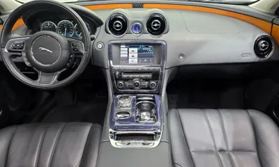 Jaguar XJ