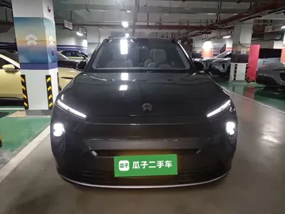 Nio ES8