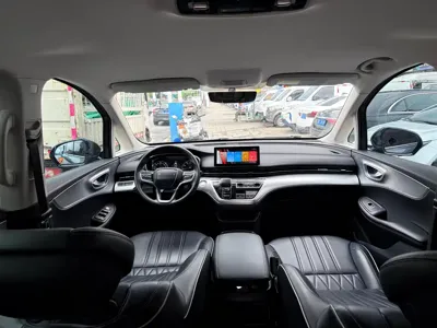 Roewe iMAX8