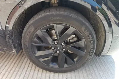 Li Auto L8