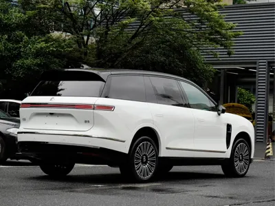 Nio ES8