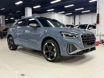 Audi Q2L