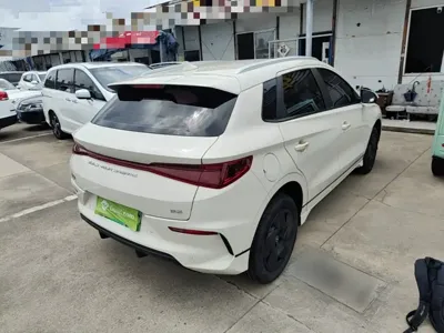 BYD e2