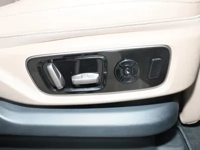 Li Auto Li MEGA
