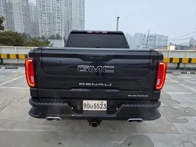 GMC Sierra