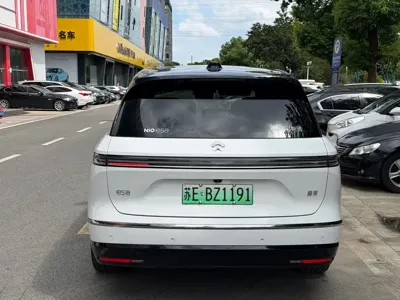 Nio ES8