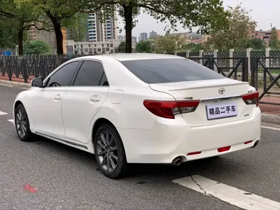Toyota Reiz