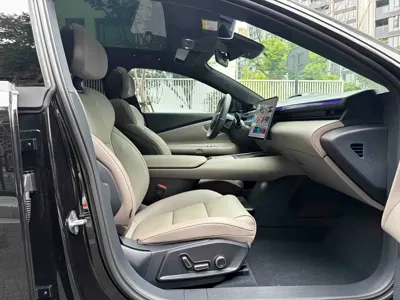 Lynk & Co Z10