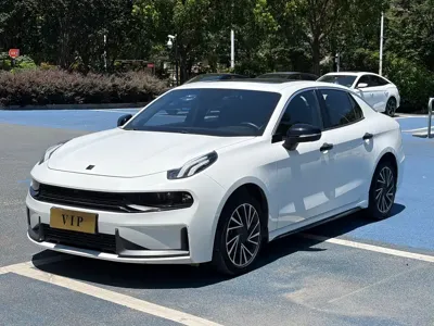 Lynk & Co 03