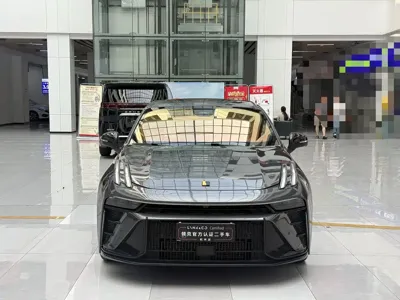 Lynk & Co 03