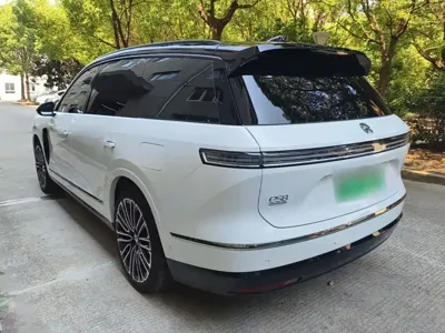 Nio ES8