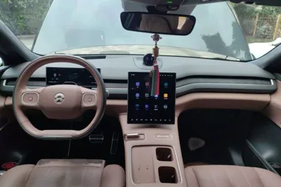 Nio ES8