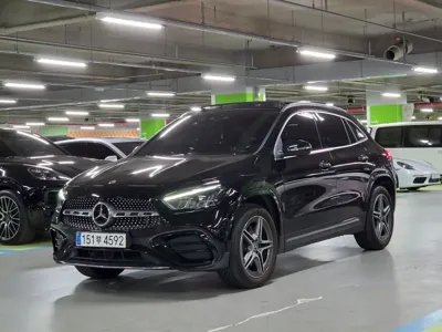 Mercedes-Benz GLA-Class