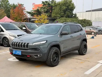 Jeep Cherokee (Import)