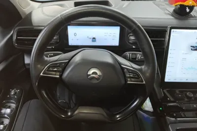 Nio ES8