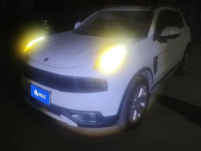 Lynk & Co 01