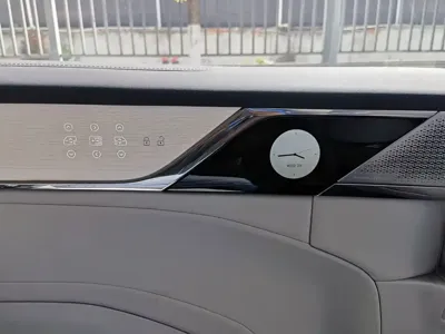 Volvo EM90